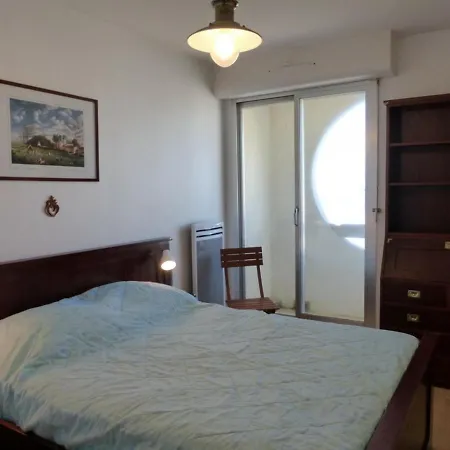 Appartement 2 Pieces Avec Balcon, Vue Mer Et Parking A Saint-Gilles-Croix-De-Vie - Fr-1-224-40 Apartament *