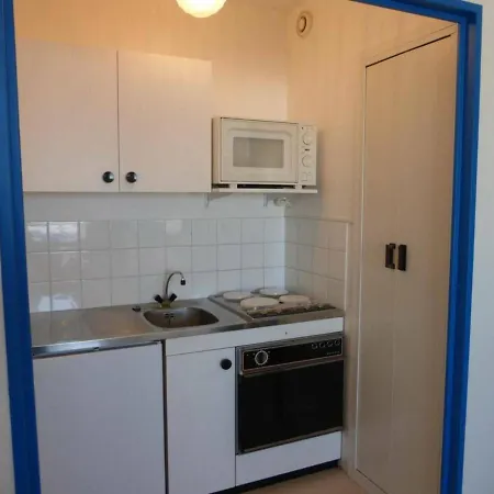 Apartament Appartement 2 Pieces Avec Balcon, Vue Mer Et Parking A Saint-Gilles-Croix-De-Vie - Fr-1-224-40