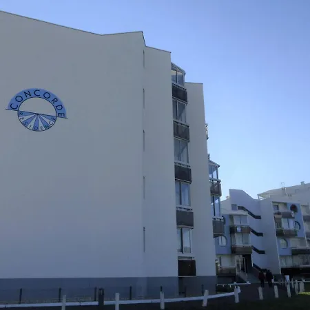 Appartement 2 Pieces Avec Balcon, Vue Mer Et Parking A Saint-Gilles-Croix-De-Vie - Fr-1-224-40 * Saint-Gilles-Croix-de-Vie